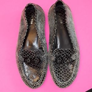 Me Too Leather Loafers Size 8